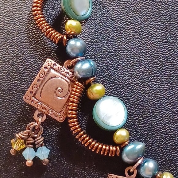 Blue & Green Freshwater Pearl necklace - Picture 3 of 3